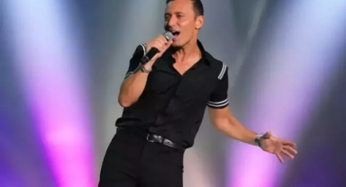 Mustafa Sandal'dan Ümit Özdağ'a destek