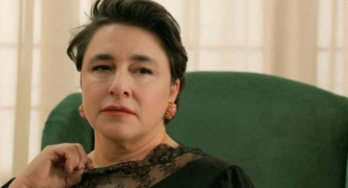 Ünlü oyuncu Türkiye'yi terk ettiğini duyurdu