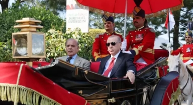 Erdoğan resmi yemeğe faytonla gitti