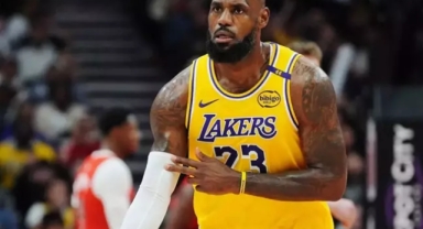 LeBron James tarihe geçti