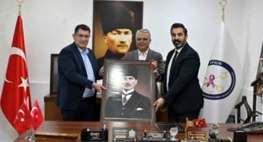 Muratpaşa Belediye Başkanı Ümit Uysal: “Esnaf, Ekonominin Lokomotifidir”