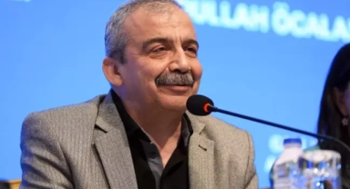 Sırrı Süreyya Önder Öcalan'ın notunu paylaştı