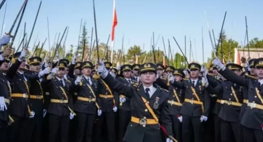 TSK'dan ihraç edilen 5 teğmen tazminat ödeyebilir