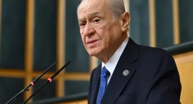 'Vicdansız güruha rağmen depremin izleri siliniyor'