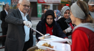 Burhaniye’de Ramazan Ayı Bereketi ve Dayanışma İçinde Geçiyor