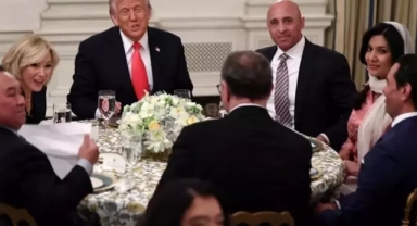 İftar yemeğine başlarken sarf ettiği cümle dikkat çekti 