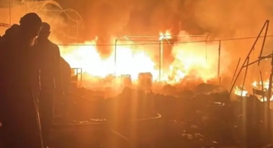 İsrail Gazze'ye bomba yağdırdı 