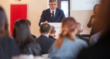 İzmir Büyükşehir Belediye Başkanı Cemil Tugay’dan Demokrasi Vurgusu