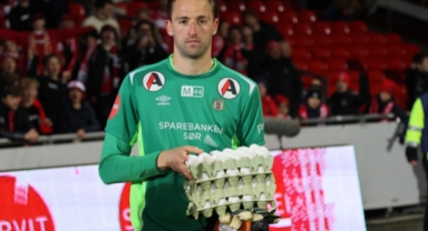 Ödül olarak 4 koli yumurta verildi 