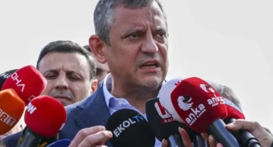 Özel'den dikkat çeken kapalı zarf çağrısı