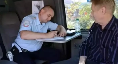 Ruslar Türkiye'de onun peşinde