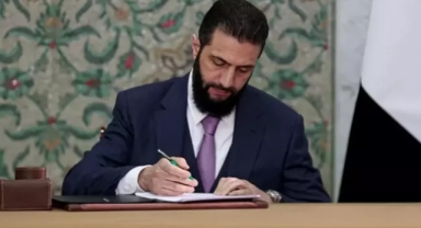 Suriye'de geçici anayasa yürürlükte 