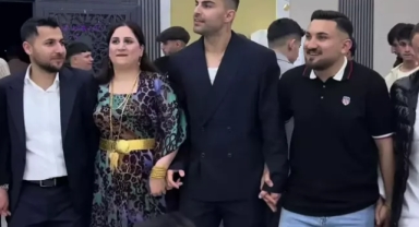 Abdülkerim Bardakçı'dan halay şov