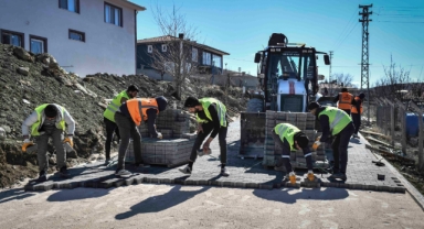 Ankara Büyükşehir Belediyesi’nden Kırsal İlçelere Altyapı Atağı: 550 Bin Metrekare Kilitli Parke Taşı Döşenecek