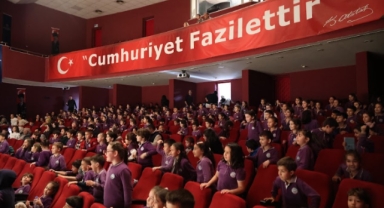 Başkan Çerçioğlu, Her Yaştan Aydınlıyı Tiyatro Gösterileriyle Buluşturdu