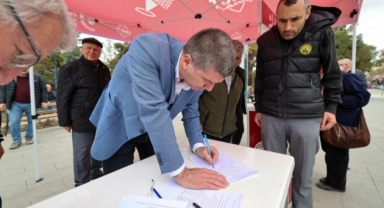 Burdur Belediye Başkanı Ali Orkun Ercengiz, Ekrem İmamoğlu’na Destek İçin İmza Kampanyasına Katıldı