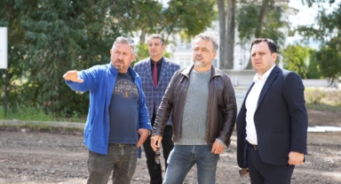 Dalaman Belediye Başkanı Sezer Durmuş, Şerefler Mahallesi'ndeki Parke Taşı Çalışmalarını İnceledi