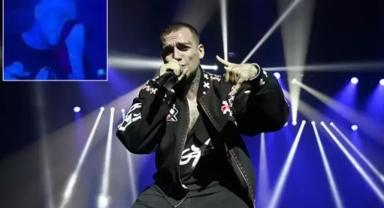 Ezhel'e konserde iç çamaşırı atıldı