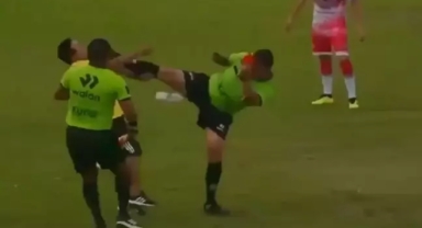 Hakemden antrenöre tekme