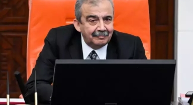 Sırrı Süreyya Önder 10 saatlik ameliyattan çıktı 