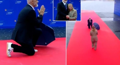 'Benim boyuma erişmek istedi'