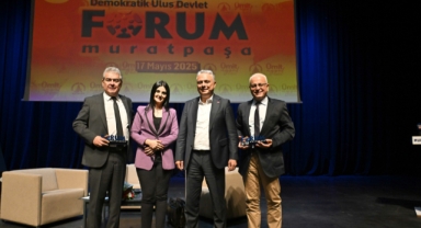 Muratpaşa Belediye Başkanı Ümit  Uysal’dan Anayasa Değerlendirmesi: “Ulus Devlet Birliğin ve Bağımsızlığın Temelidir”