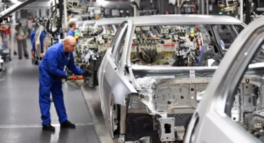 Otomotiv devinde kriz