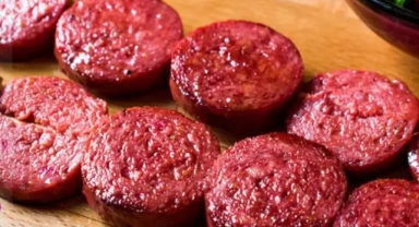 Zincir marketlerde satılan sucuk ifşa oldu