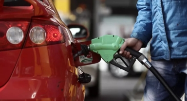 Akaryakıta bu gece Cumhuriyet tarihinin en büyük zammı geliyor