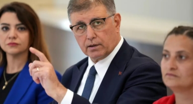 Grev krizini atlatan Cemil Tugay CHP'ye öfkeli