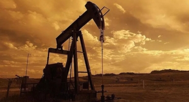 İran Katar'daki ABD üslerine saldırdı