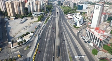İstanbul'da bayramın ikinci günü de yollar boş kaldı