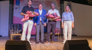 Kuşadası’nda Anayasa Tartışmaları Paneli: Barış Terkoğlu ve Barış Pehlivan Konuştu