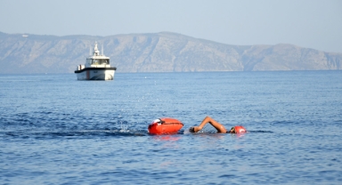 Kuşadası’nda Denizcilik ve Kabotaj Bayramı Kapsamında 38,5 Kilometrelik Yüzme Etkinliği Başladı