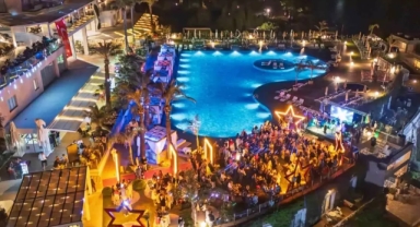 Liverpool'un genç yeteneği tatil için Bodrum'u seçti