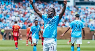 Manchester City yıldızlarıyla 3 puana uzandı