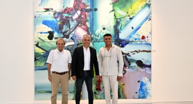 Muratpaşa’da Sanatın İfadesi: “Velhasıl” Sergisi Ziyaretçilerini Ağırlıyor