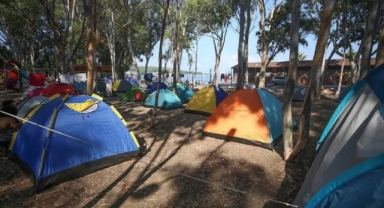 Otel yerine çadır ve karavan