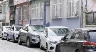 Polis memuru ev arkadaşını parçalara ayırıp intihar etti