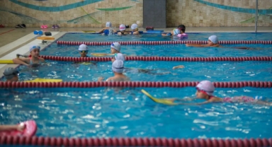 Altıeylül'de Yaz Aylarında Yüzme Kursları Yoğun İlgi Görüyor