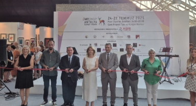 Antalya, Yaz Döneminin İlk Sanat Fuarına Ev Sahipliği Yapıyor