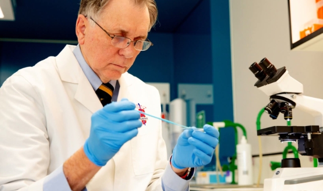 Bir Yudum Cesaretle Tıp Tarihini Değiştirdiler