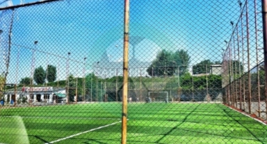 Boğaz'da halı sahaya rekor fiyat