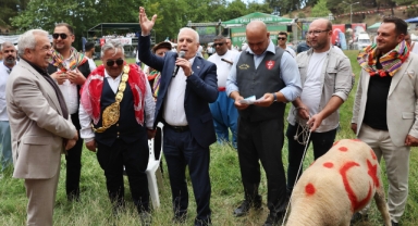 Bursa Nilüfer’de 63. Tarihi Çalı Yağlı Güreşleri Coşkulu Bir Başlangıç Yaptı