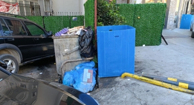 Mahalle Halkı Tepkili: Eşrefpaşa'da Çöp Sorunu