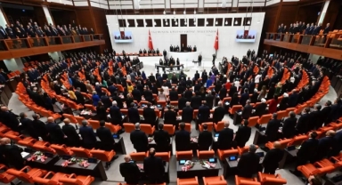 Meclis'i hastanelik eden salgın Türkiye'ye yayıldı