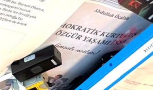 MHP'li Feti Yıldız'ın Masasında Öcalan’ın Kitabı Görüldü
