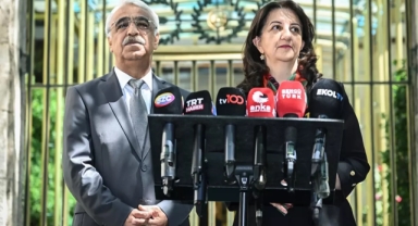 'Şehit olan askerlere Allah'tan rahmet diliyorum'