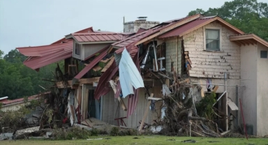 Teksas'taki sel felaketinde can kaybı 104'e yükseldi
