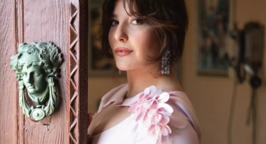 Yeni filminin kamera arkasını yayınladı